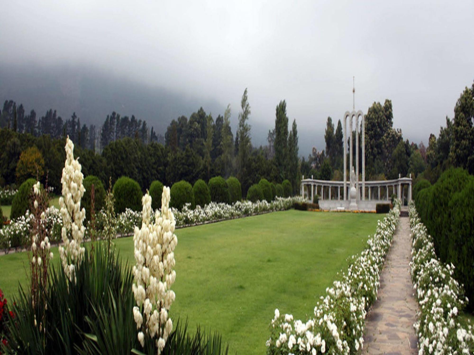 Le Petit Paris Ξενοδοχείο Franschhoek Εξωτερικό φωτογραφία